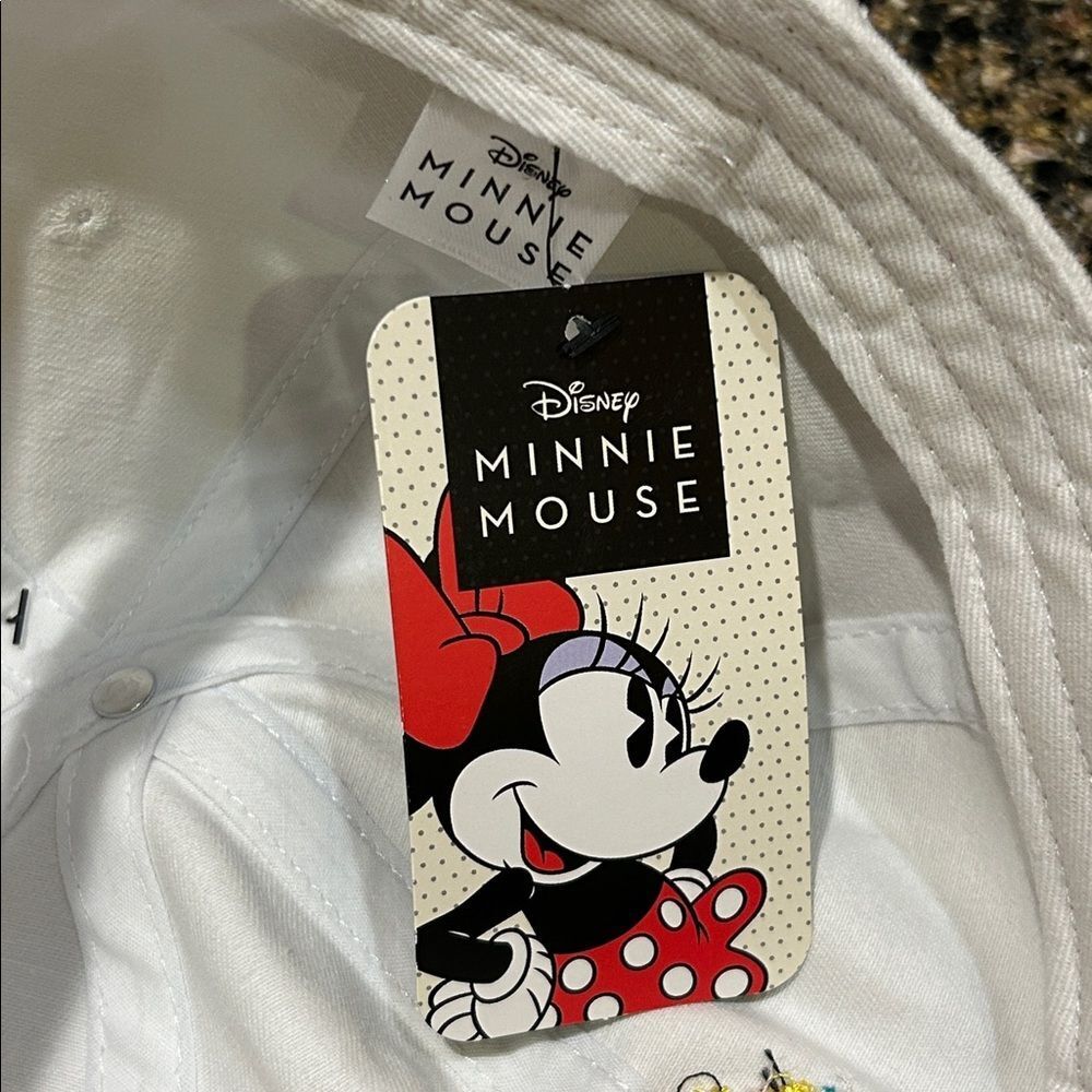 NEW Disney White Cap with Minnie Mouse Design - Picture 4 of 5